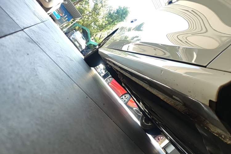 Used MG 5 2022 180 DVVT CVT Youth Luxury Edition Right Side Sill
