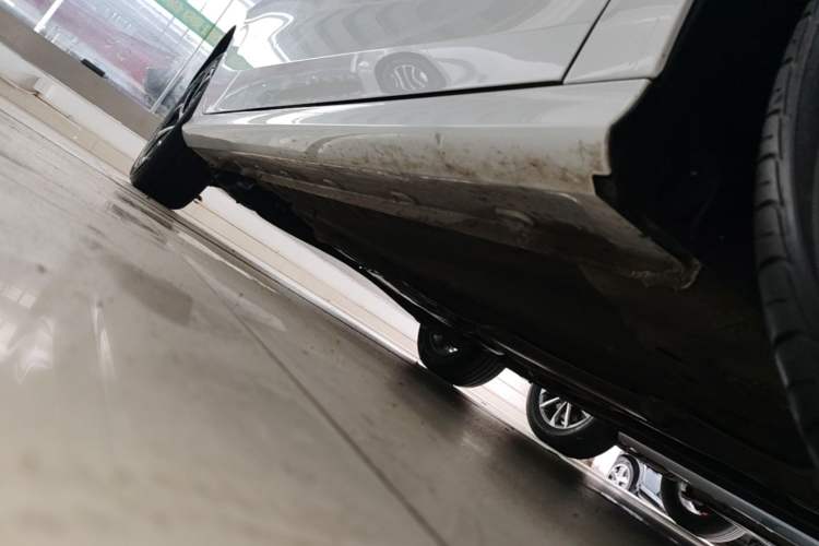 Used MG 5 2022 180 DVVT CVT Youth Flagship Edition Right Side Sill