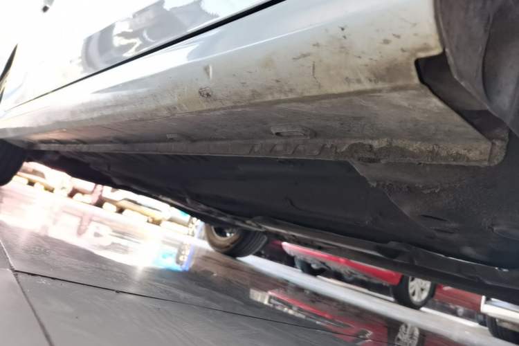 Used MG 5 2022 180 DVVT CVT Youth Luxury Edition Right Side Sill