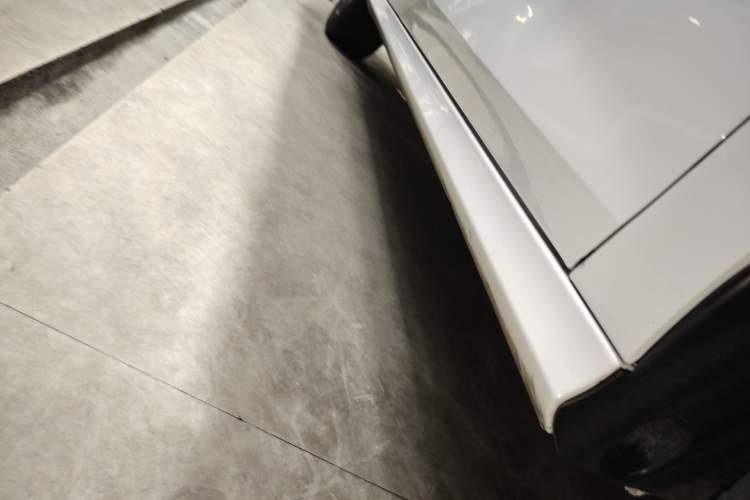 Used MG 5 2022 180 DVVT CVT Youth Luxury Edition Right Side Sill