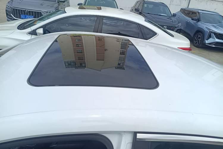Used MG 5 2022 180 DVVT CVT Youth Luxury Edition Roof