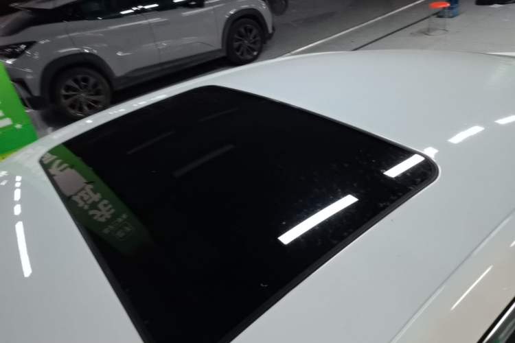 Used MG 5 2022 180 DVVT CVT Youth Luxury Edition Roof