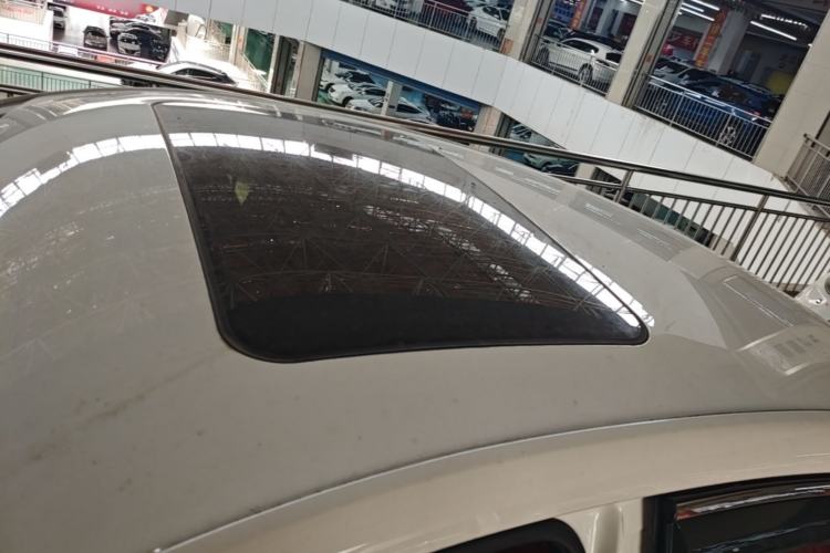 Used MG 5 2022 180 DVVT CVT Youth Luxury Edition Roof