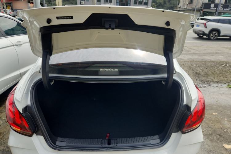 Used MG 5 2022 180 DVVT CVT Youth Luxury Edition Trunk