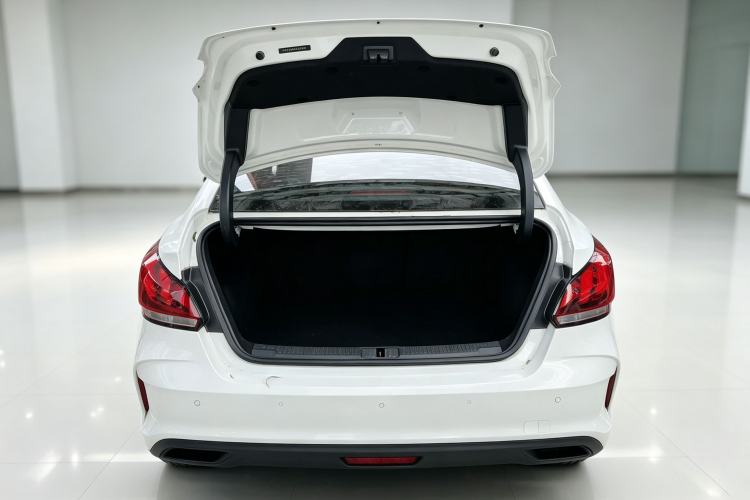 Used MG 5 2022 180 DVVT CVT Youth Luxury Edition Trunk