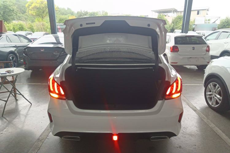 Used MG 5 2022 180 DVVT CVT Youth Luxury Edition Trunk