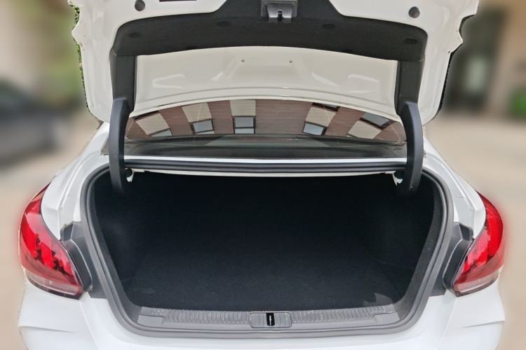 Used MG 5 2022 300TGI DCT Chao Yue Luxury Edition Trunk