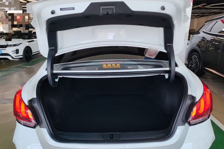 Used MG 5 2022 180 DVVT CVT Youth Luxury Edition Trunk