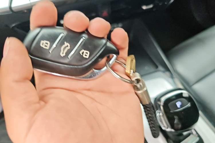Used MG 5 2022 300TGI DCT Chao Yue Luxury Edition Vehicle Key