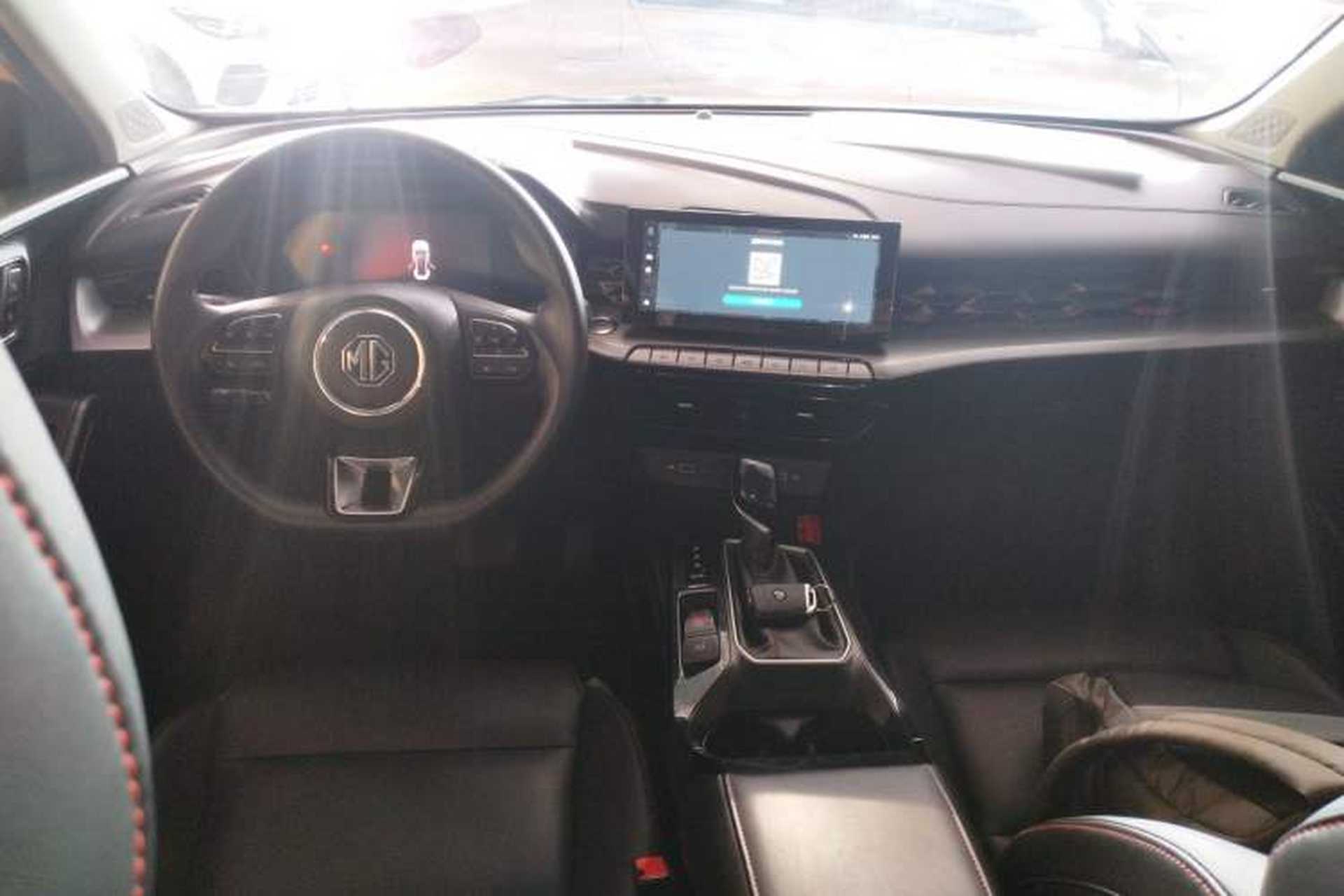 Used MG 5 2022 180 DVVT CVT Youth Luxury Edition Center Console