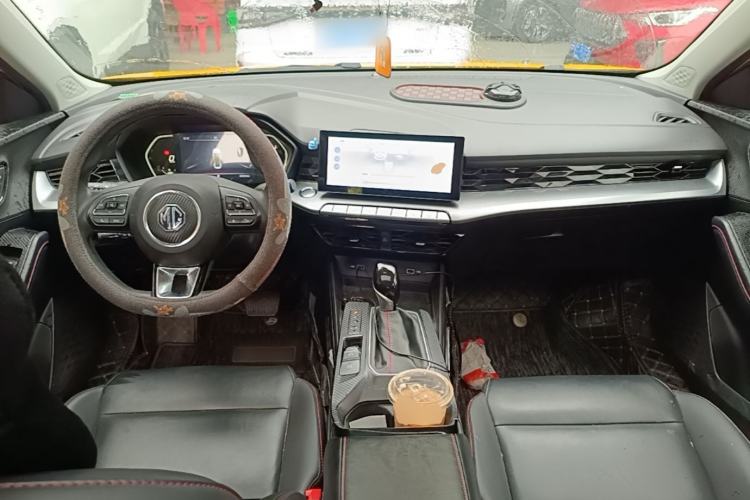 Used MG 5 2022 180 DVVT CVT Youth Luxury Edition Center Console