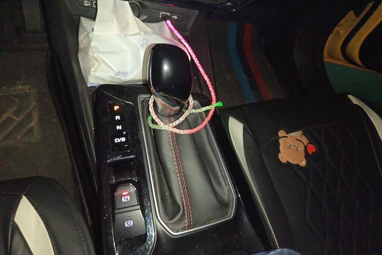 Used MG 5 2022 180 DVVT CVT Youth Style Edition Gear Lever