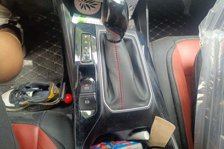 Used MG 5 2022 180 DVVT CVT Youth Luxury Edition Gear Lever