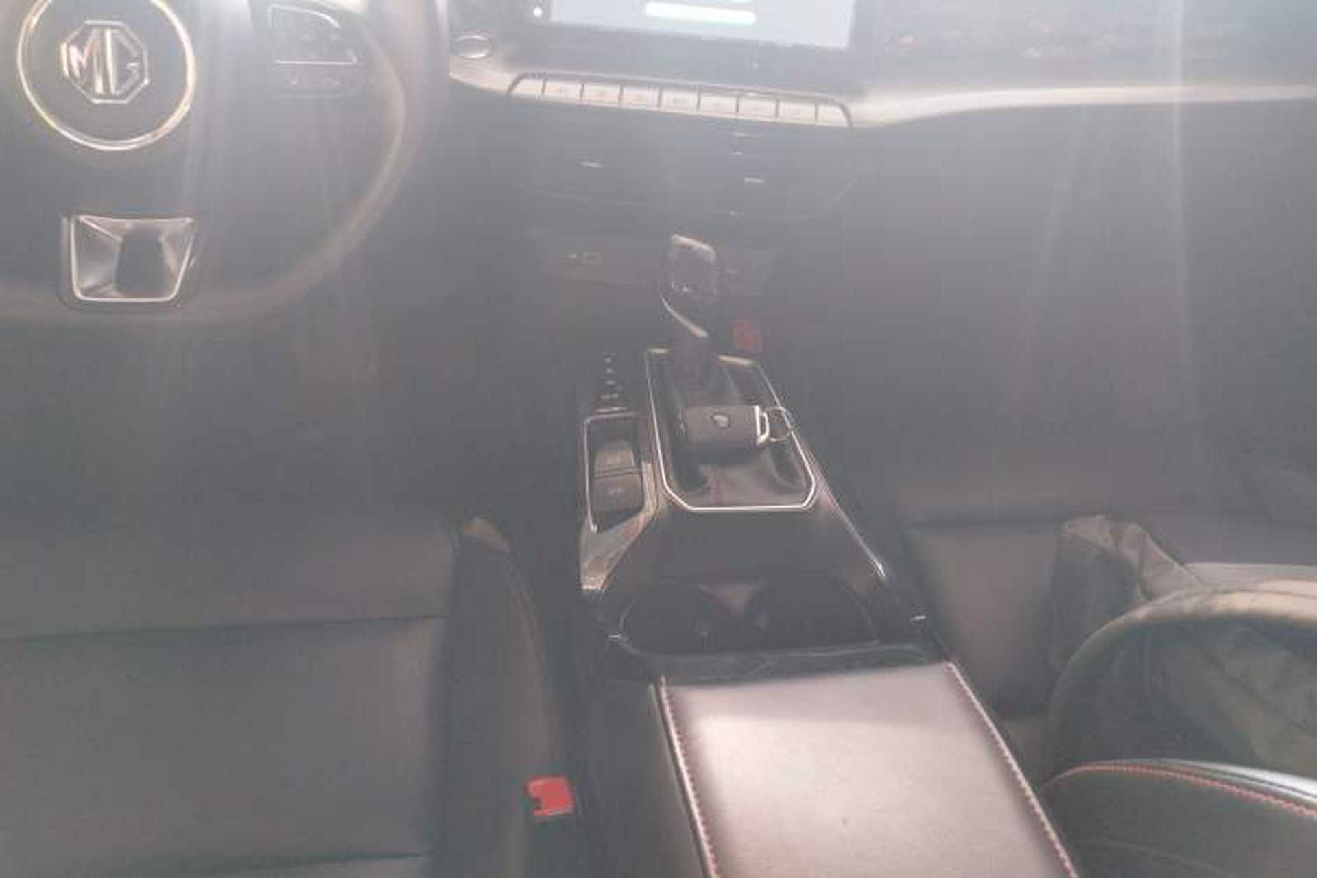 Used MG 5 2022 180 DVVT CVT Youth Luxury Edition Gear Lever