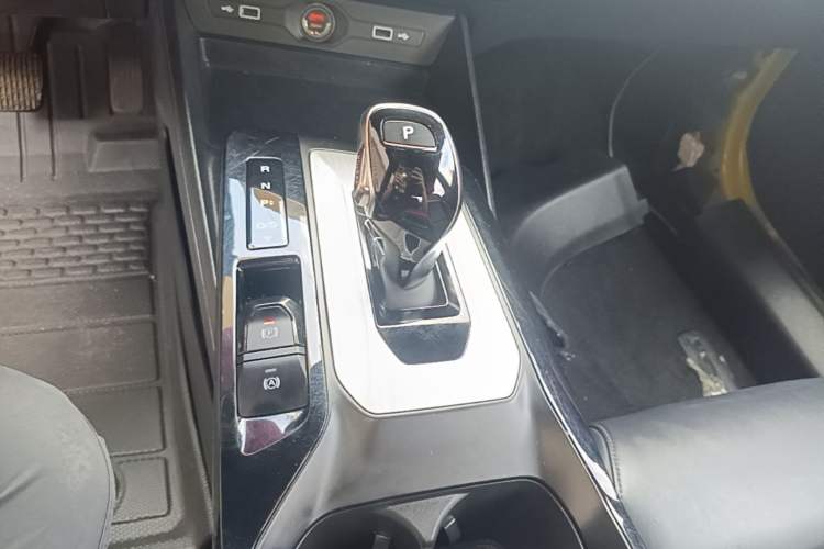 Used MG 5 2022 300TGI DCT Chao Yue Luxury Edition Gear Lever