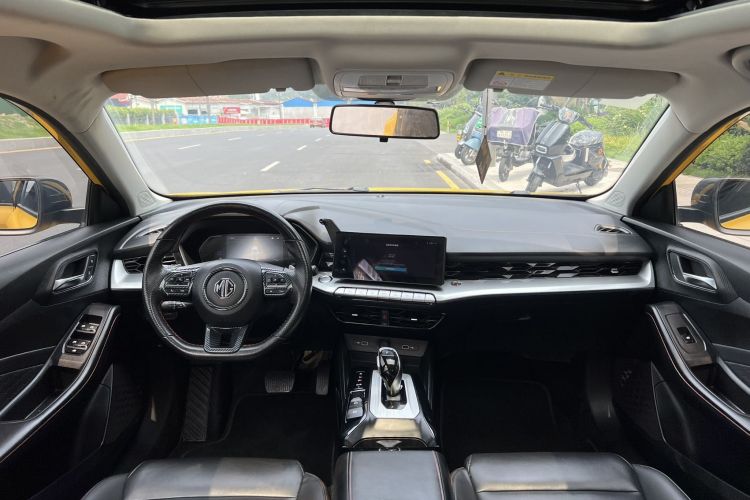 Used MG 5 2022 300TGI DCT Chao Yue Luxury Edition Headliner