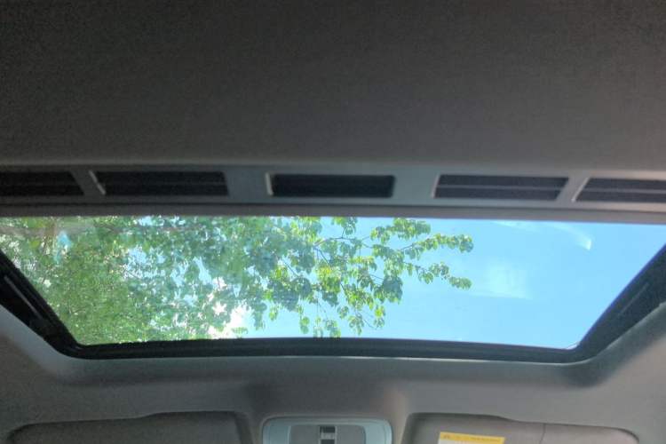 Used MG 5 2022 180 DVVT CVT Youth Luxury Edition Headliner