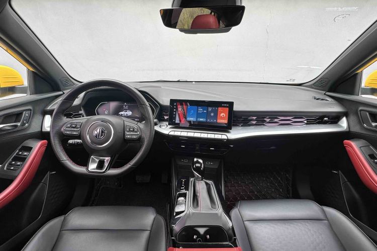 Used MG 5 2022 180 DVVT CVT Youth Flagship Edition Interior 4