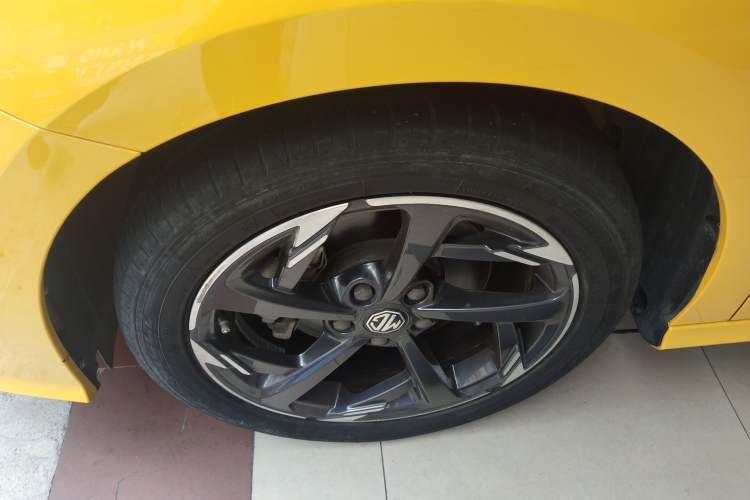 Used MG 5 2022 300TGI DCT Chao Yue Luxury Edition Left Front Wheel Hub