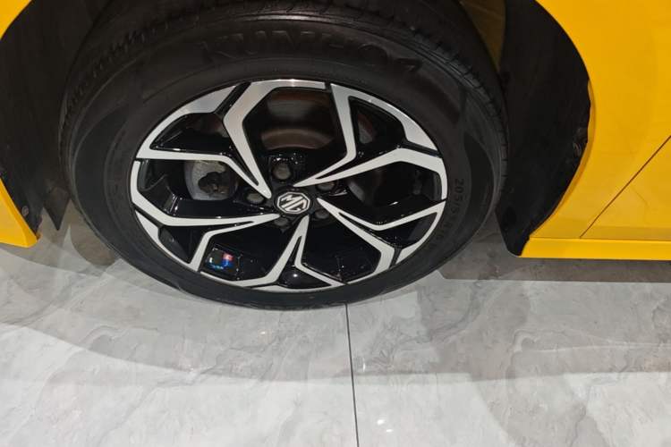 Used MG 5 2022 180 DVVT CVT Youth Luxury Edition Left Front Wheel Hub