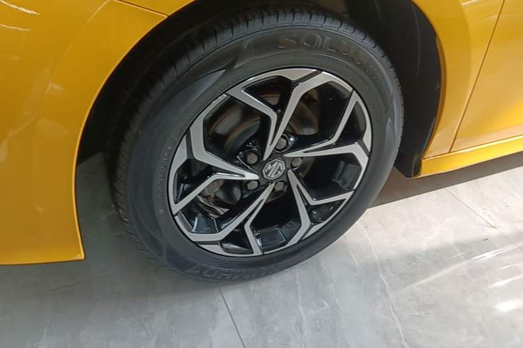 Used MG 5 2022 180 DVVT CVT Youth Luxury Edition Left Front Wheel Hub
