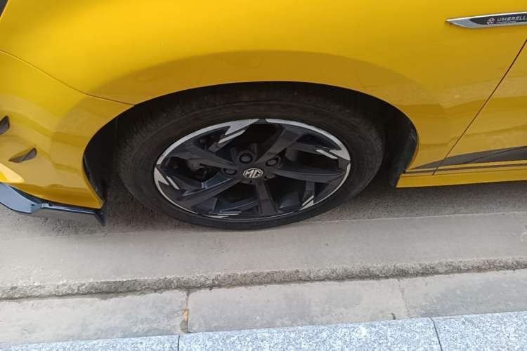 Used MG 5 2022 300TGI DCT Chao Yue Luxury Edition Left Front Wheel Hub