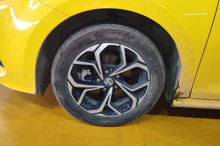 Used MG 5 2022 180 DVVT CVT Youth Luxury Edition Left Front Wheel Hub