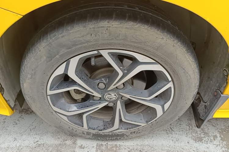 Used MG 5 2022 180 DVVT CVT Youth Luxury Edition Left Front Wheel Hub