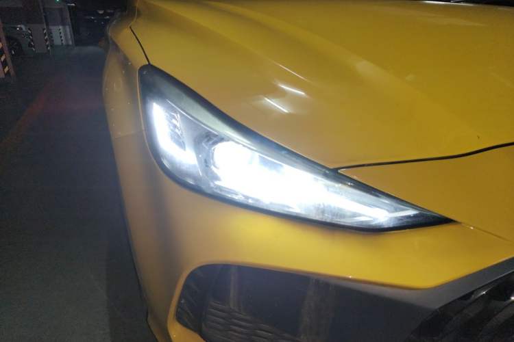 Used MG 5 2022 180 DVVT CVT Youth Luxury Edition Right Front Headlight