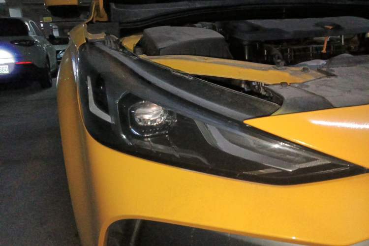 Used MG 5 2022 180 DVVT CVT Youth Luxury Edition Right Front Headlight