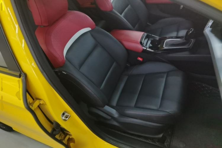 Used MG 5 2022 180 DVVT CVT Youth Luxury Edition Right Front Seat