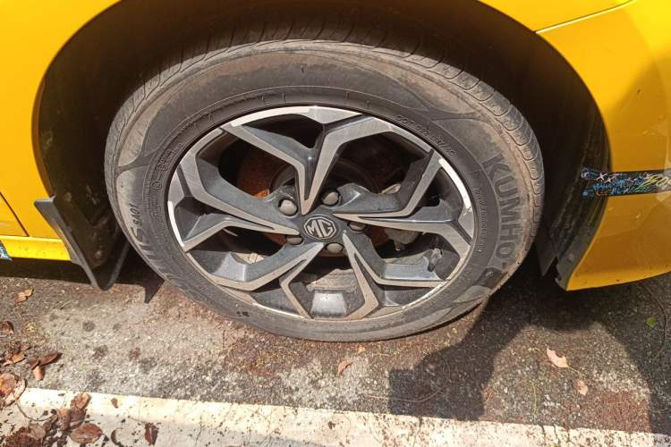 Used MG 5 2022 180 DVVT CVT Youth Luxury Edition Right Front Wheel Hub