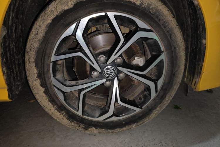 Used MG 5 2022 180 DVVT CVT Youth Luxury Edition Right Front Wheel Hub