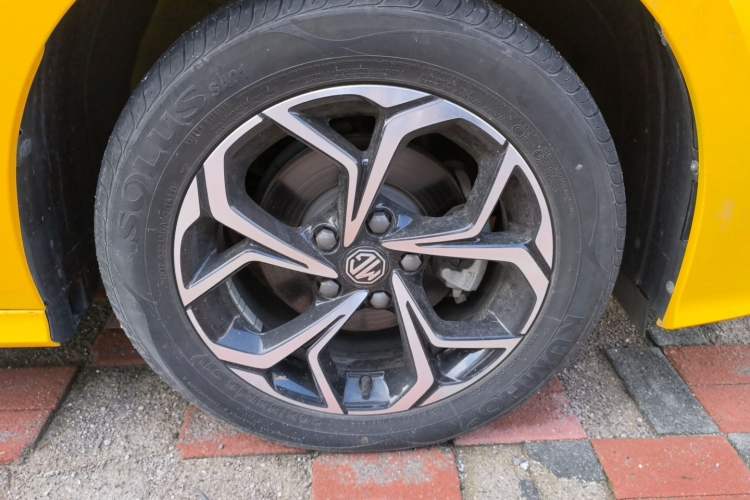 Used MG 5 2022 180 DVVT CVT Youth Luxury Edition Right Front Wheel Hub