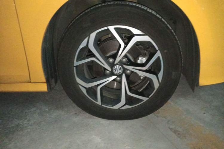 Used MG 5 2022 180 DVVT CVT Youth Luxury Edition Right Front Wheel Hub