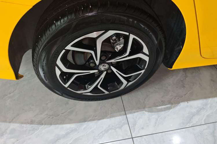Used MG 5 2022 180 DVVT CVT Youth Luxury Edition Right Rear Wheel Hub