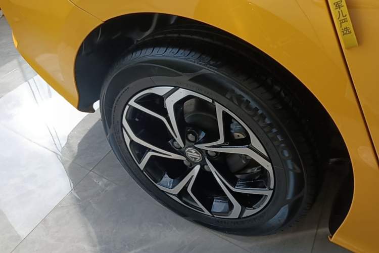Used MG 5 2022 180 DVVT CVT Youth Luxury Edition Right Rear Wheel Hub