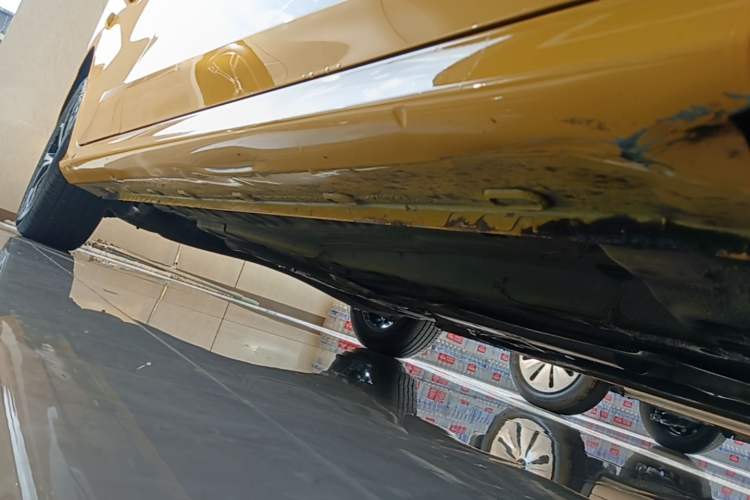 Used MG 5 2022 180 DVVT CVT Youth Luxury Edition Right Side Sill