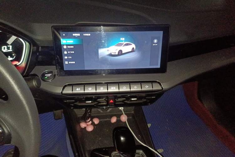 Used MG 5 2023 180 DVVT CVT Luxury Edition Audio And AC Panel