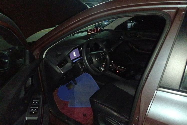 Used MG 5 2023 180 DVVT CVT Luxury Edition Driver Seat