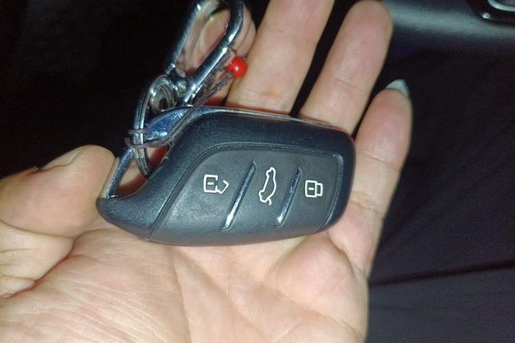 Used MG 5 2023 180 DVVT CVT Luxury Edition Vehicle Key
