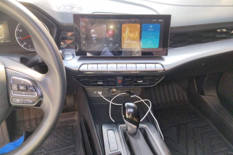 Used MG 5 2023 180 DVVT CVT Luxury Edition Audio And AC Panel