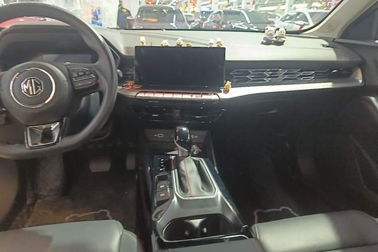 Used MG 5 2023 180 DVVT CVT Luxury Edition Audio And AC Panel