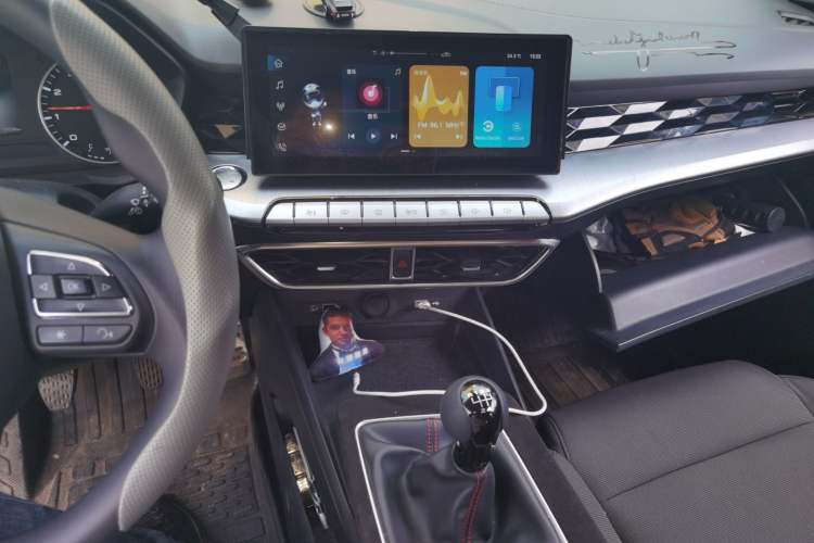 Used MG 5 2023 180 DVVT Manual Fashion Edition Audio And AC Panel