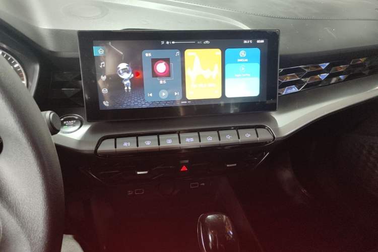 Used MG 5 2023 180 DVVT CVT Fashion Edition Audio And AC Panel