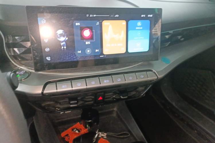 Used MG 5 2023 180 DVVT Manual Fashion Edition Audio And AC Panel
