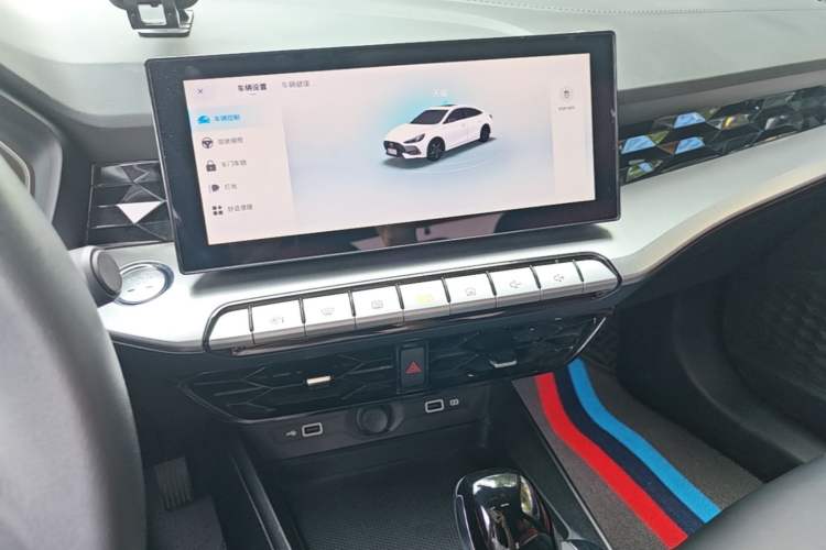Used MG 5 2023 180 DVVT CVT Luxury Edition Audio And AC Panel