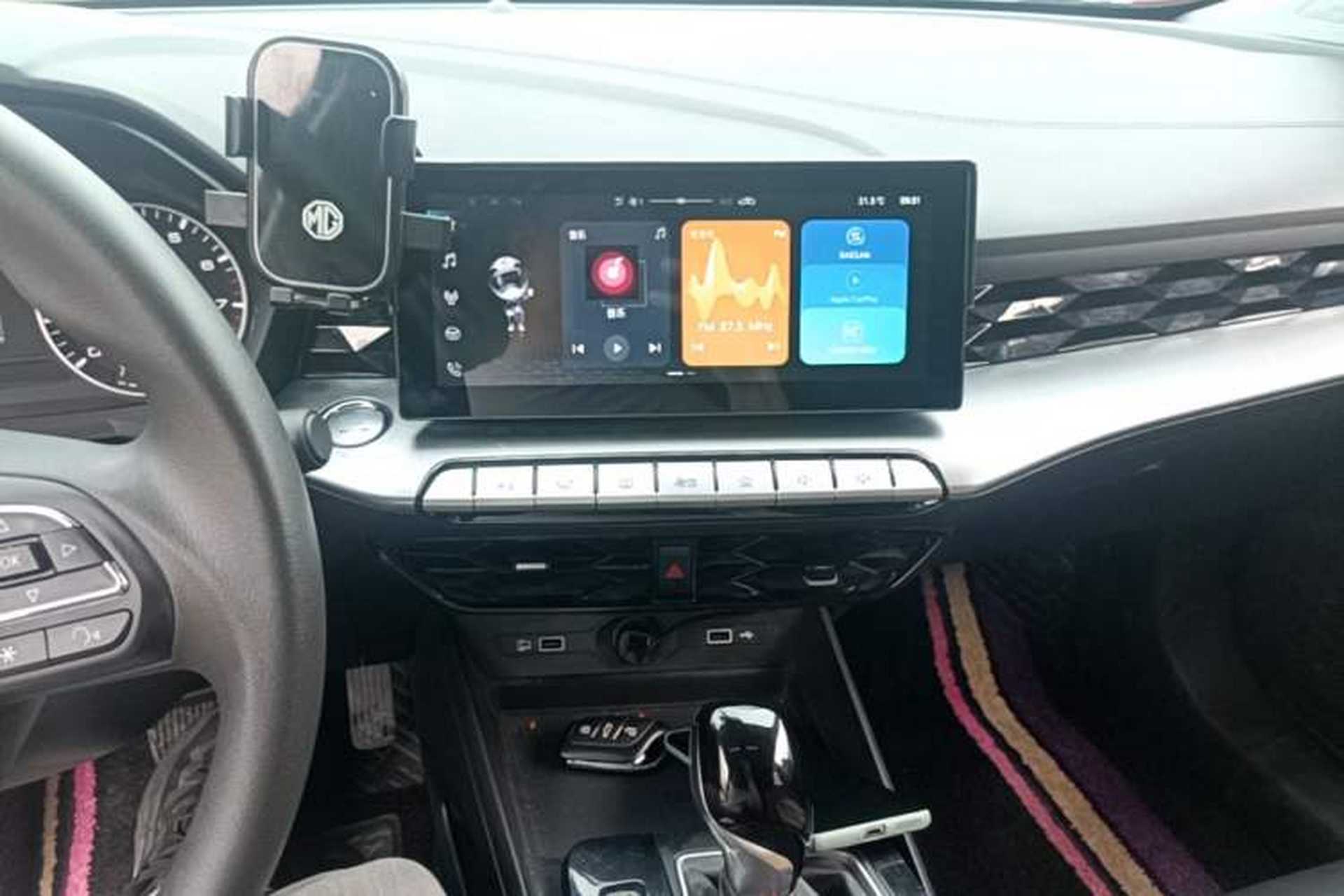 Used MG 5 2023 180 DVVT CVT Luxury Edition Audio And AC Panel