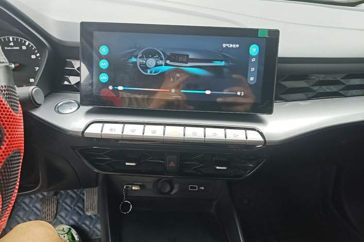 Used MG 5 2023 180 DVVT Manual Fashion Edition Audio And AC Panel
