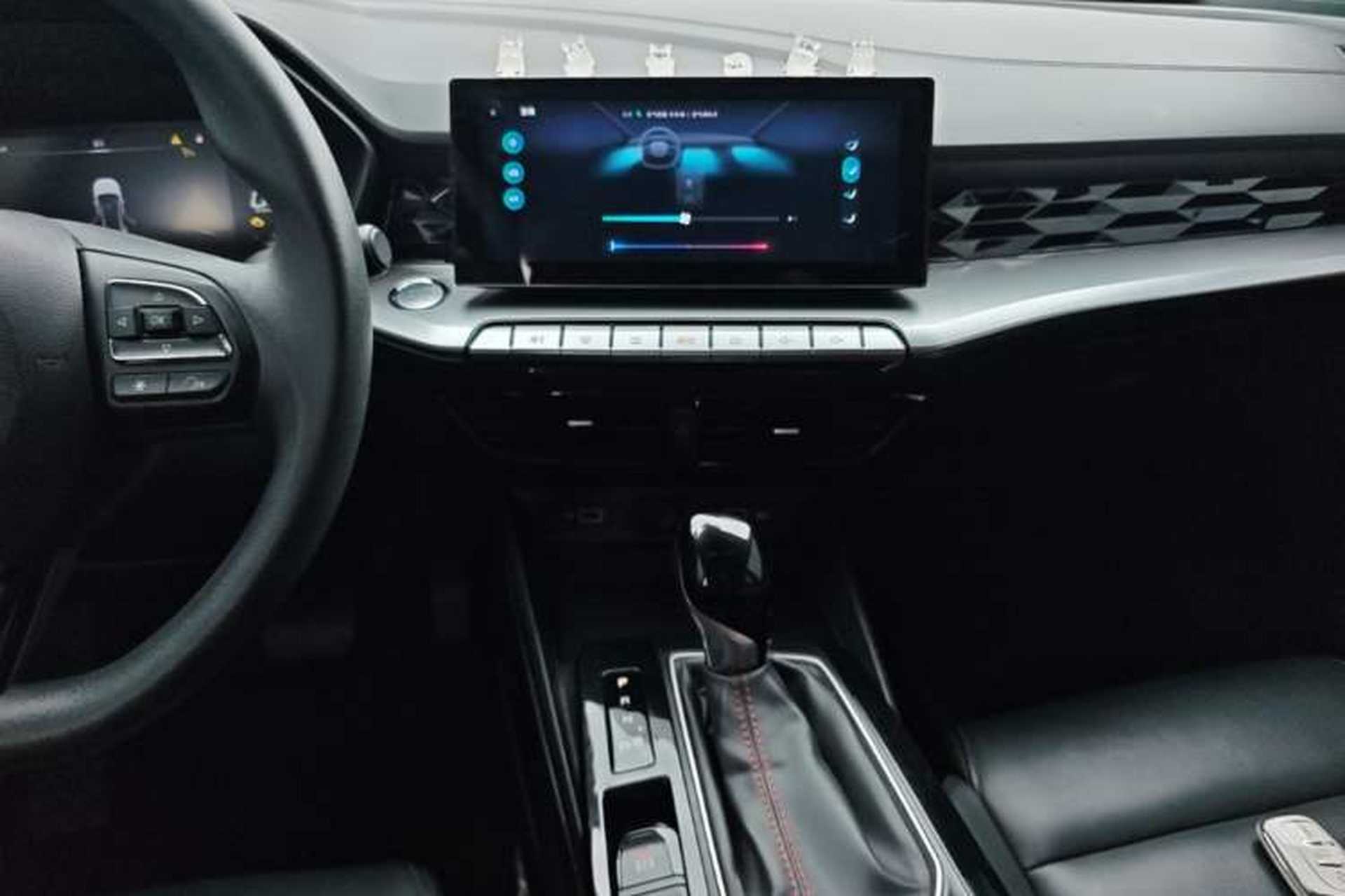 Used MG 5 2023 180 DVVT CVT Luxury Edition Audio And AC Panel